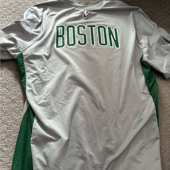 BOSTON CELTICS T SHIRT - Picture 2 of 4